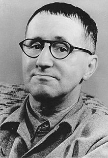 220px-Bertolt-Brecht